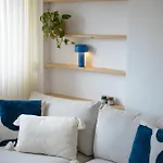 Διαμέρισμα Cozy Close To Center