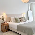 Cozy Close To Center * Κασκαΐς