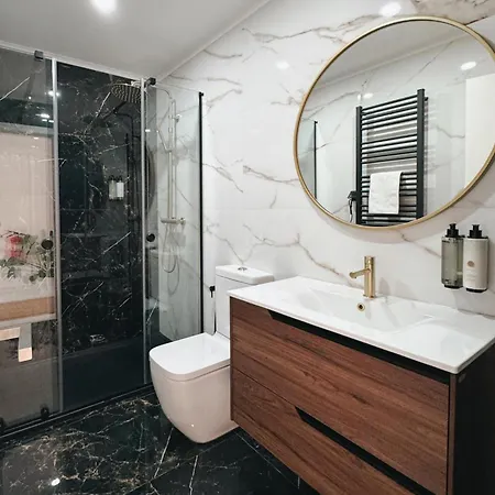 Cozy Close To Center Apartament