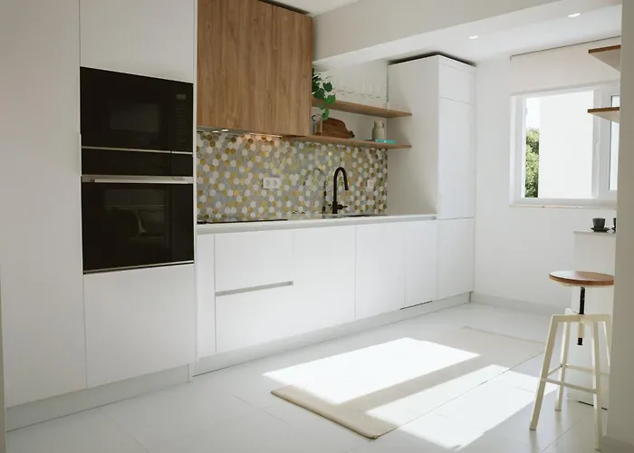 Cozy Close To Center Apartment *