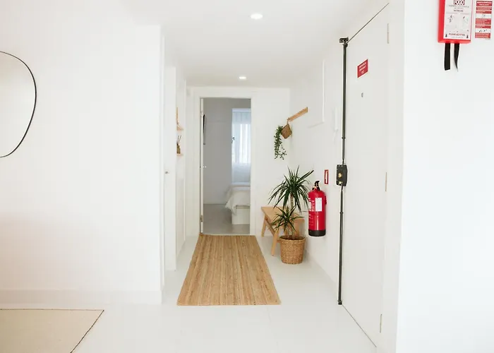 Cozy Close To Center